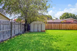 1213 Fairmont St, Irving, TX 75062 - Photo 32