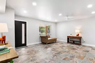 1213 Fairmont St, Irving, TX 75062 - Photo 2