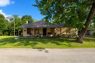 601 SW 2nd St, Kerens, TX 75144 - Photo 2