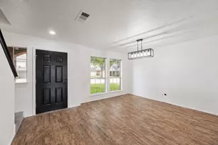 9032 Trail Blazer Dr, Fort Worth, TX 76131 - Photo 2