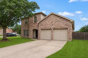 9032 Trail Blazer Dr, Fort Worth, TX 76131 - Photo 2