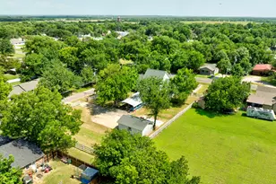 503 Sherman St, Tioga, TX 76271 - Photo 28
