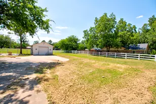 503 Sherman St, Tioga, TX 76271 - Photo 26