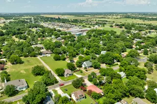 503 Sherman St, Tioga, TX 76271 - Photo 12