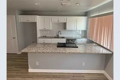 5601 Squires Drive, The Colony, TX 75056 - Photo 10