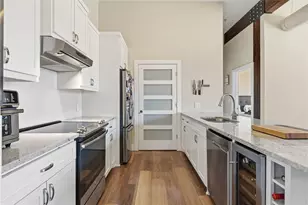 2502 Live Oak St, Dallas, TX 75204 - Photo 10