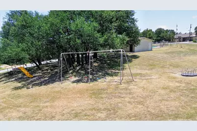 2615 Dove Trail, Granbury, TX 76048 - Photo 32