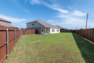 1900 Smokey Mountain Dr, Lancaster, TX 75146 - Photo 20