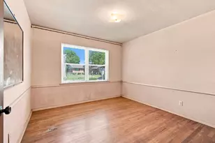 638 Odeneal St, Dallas, TX 75217 - Photo 8