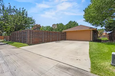 1610 Steenson Drive, Carrollton, TX 75007 - Photo 28