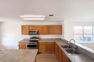 525 Del Mar Dr, Ponder, TX 76259 - Photo 4