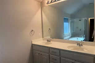 5827 Silver Sage Ln, Grand Prairie, TX 75052 - Photo 22