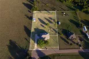 212 Ashley Dr, Bruceville Eddy, TX 76524 - Photo 2