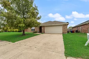 2701 Mockingbird St, Royse City, TX 75189 - Photo 2