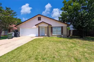 817 Cornfield Dr, Arlington, TX 76017 - Photo 2