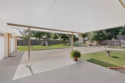1702 Surrey Circle, Grand Prairie, TX 75050 - Photo 26
