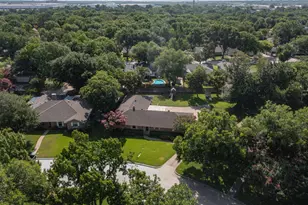 1702 Surrey Cir, Grand Prairie, TX 75050 - Photo 38