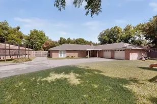 1702 Surrey Cir, Grand Prairie, TX 75050 - Photo 30