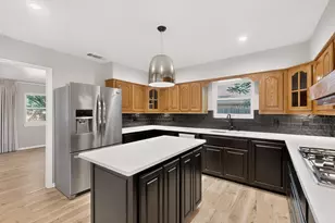 1702 Surrey Cir, Grand Prairie, TX 75050 - Photo 12