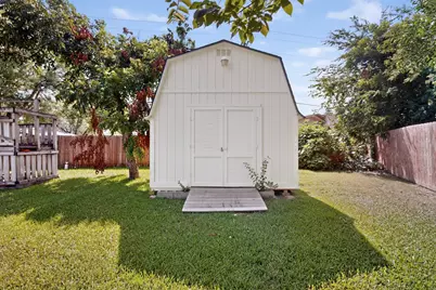 1702 Surrey Circle, Grand Prairie, TX 75050 - Photo 30
