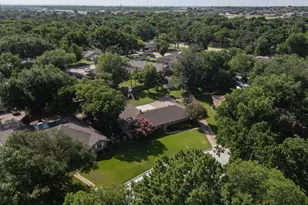 1702 Surrey Cir, Grand Prairie, TX 75050 - Photo 36