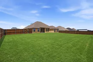 9545 Lynx Xing, Godley, TX 76044 - Photo 34