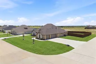 9545 Lynx Xing, Godley, TX 76044 - Photo 2