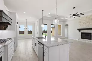 9545 Lynx Xing, Godley, TX 76044 - Photo 16