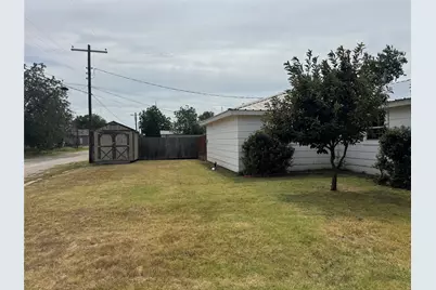701 NE 3rd Street, Knox City, TX 79529 - Photo 2