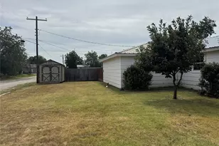 701 N E 3rd St, Knox City, TX 79529 - Photo 2