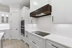 2714 Village Rd, Granbury, TX 76049 - Photo 14