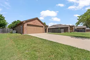 417 Nelson St, Godley, TX 76044 - Photo 28