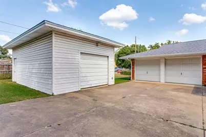 240 Smith Street, Burleson, TX 76028 - Photo 24