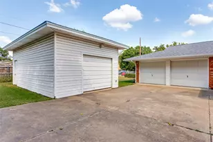 240 Smith St, Burleson, TX 76028 - Photo 24