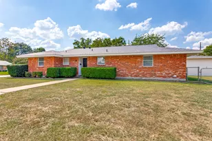 240 Smith St, Burleson, TX 76028 - Photo 4