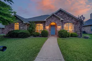 2713 Planetree Dr, Rowlett, TX 75089 - Photo 2