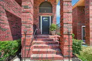 524 Woodlake Dr, Coppell, TX 75019 - Photo 2