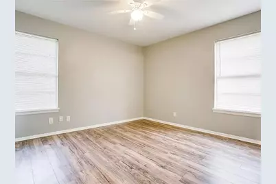 1255 E Pentagon Parkway, Dallas, TX 75216 - Photo 8
