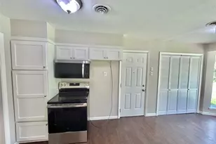 306 Line Dr, Gainesville, TX 76240 - Photo 6