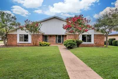 5501 Wood View Street, North Richland Hills, TX 76180 - Photo 2