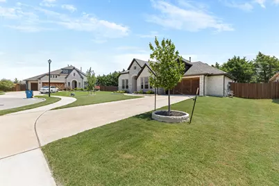 1004 Bessie Drive, DeSoto, TX 75115 - Photo 4