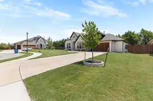 1004 Bessie Dr, DeSoto, TX 75115 - Photo 4