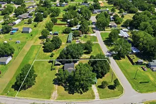 1941 Lariat Ln, Burleson, TX 76028 - Photo 2