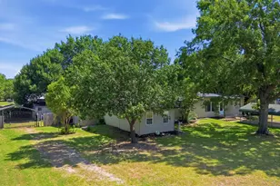 1941 Lariat Ln, Burleson, TX 76028 - Photo 4