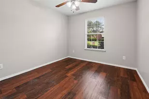 205 Rosewood Ct, Red Oak, TX 75154 - Photo 10