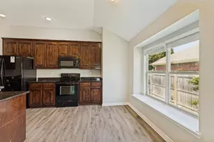 417 Brookhollow Ln, Saginaw, TX 76131 - Photo 12