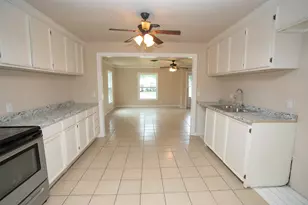 310 Colorado Ave, Graham, TX 76450 - Photo 4