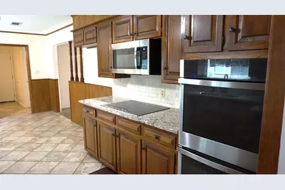 5013 Marble Falls Road, Fort Worth, TX 76103 - Photo 10