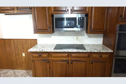 5013 Marble Falls Road, Fort Worth, TX 76103 - Photo 8