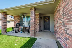 542 Del Mar Dr, Ponder, TX 76259 - Photo 2